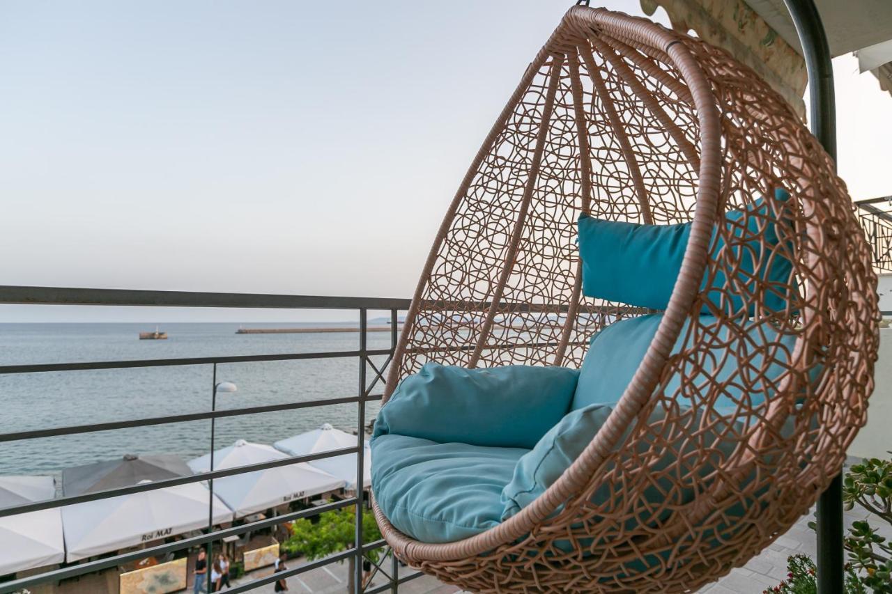 Seafront Kalamata Haven - Blue Luxury Suite Buitenkant foto