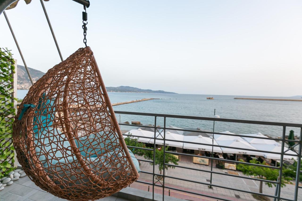 Seafront Kalamata Haven - Blue Luxury Suite Buitenkant foto